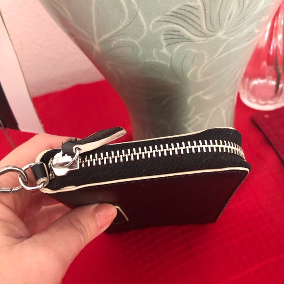 Vera Bradley zip around black Faux leather wallet, 4 card slots with two slits. - Picture 11 of 12